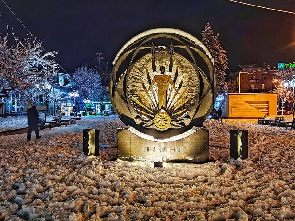 《ԼԱՈՅԻ ԶԱՐԹՈՆՔԸ》 հուշահամալիրը